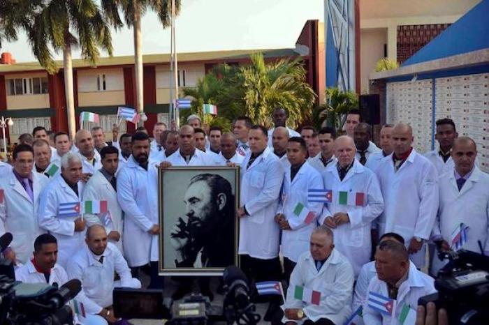 500 mÃ©dicos cubanos llegan a Italia para ayudar contra COVID-19