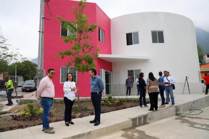 Supervisa Cristina DÃ­az ConstrucciÃ³n De Centro DIF En Nuevo Almaguer