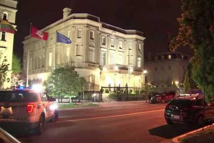 Desconocido dispara contra embajada de Cuba en Washington
