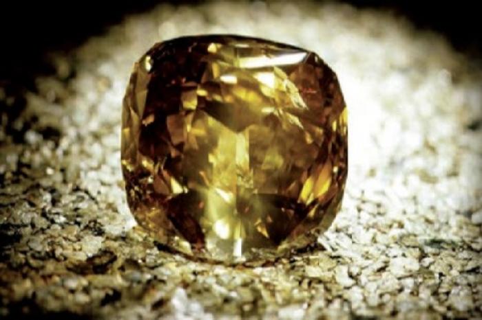 Jubileo, el diamante de oro más grande del mundo 