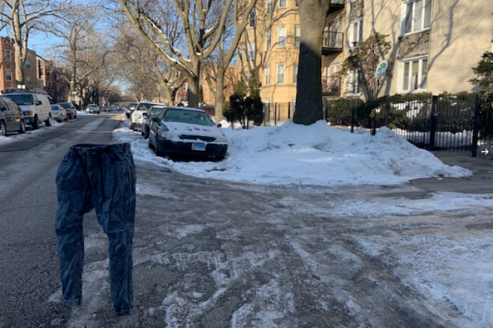 Utiliza pantalones congelados para reservar un espacio de estacionamiento