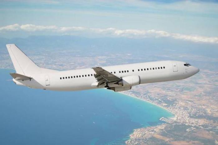¿Por qué los aviones comerciales son todos de color blanco?
