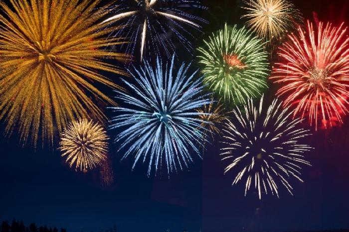 ¿De dónde provienen los fuegos artificiales?