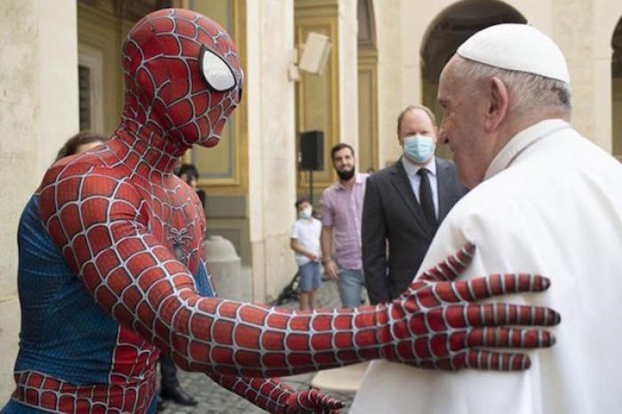 El Papa Francisco conoció ¡A Spiderman!