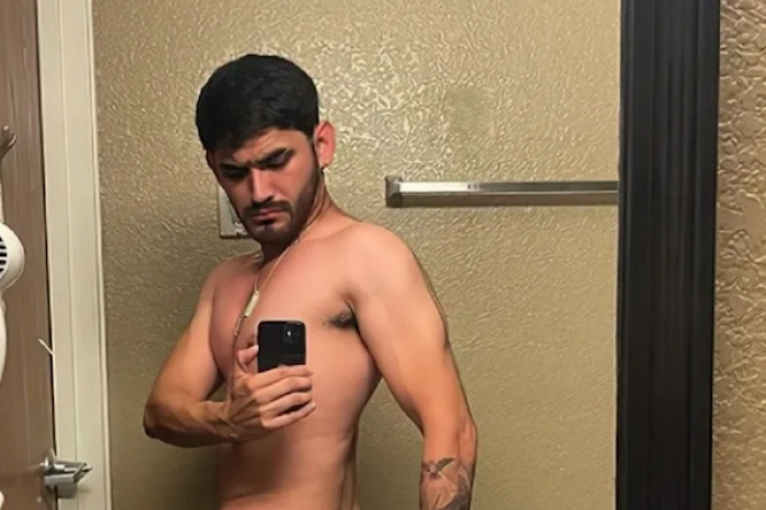 Vocalista de la banda El Recodo, posa desnudo en Instagram