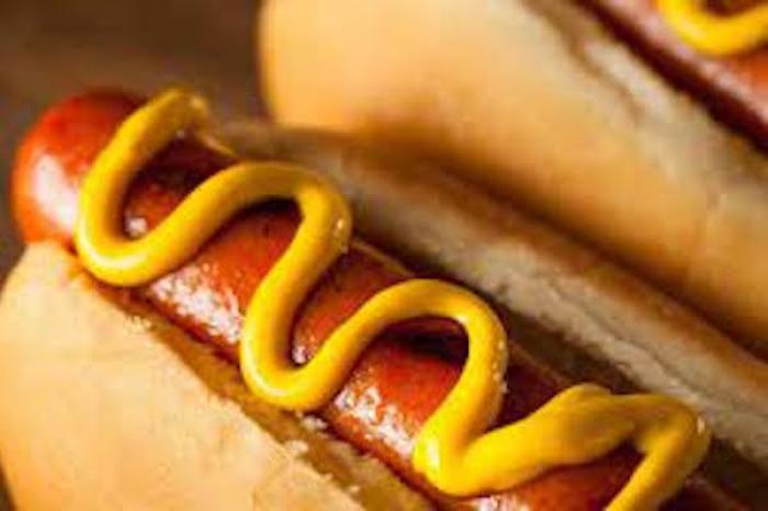Comer un Hot Dog te resta 36 minutos de vida saludable