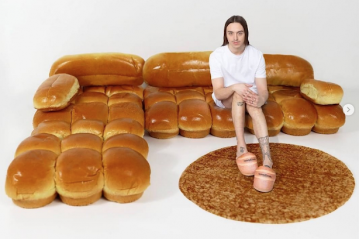 Ponen a la venta un sillón en forma de pan