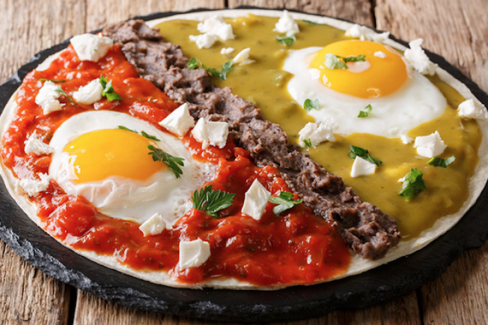 Huevos divorciados para consentirte en el desayuno