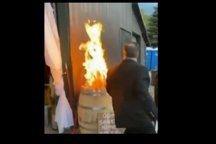 Hombre borracho termina ocasionando incendio en boda
