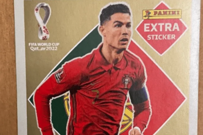 Maestra da puntos extras a alumno que le regale estampa de Cristiano Ronaldo para álbum Panini