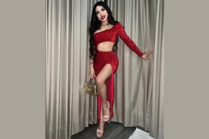 Yeri Mua presume figura de infarto en Navidad