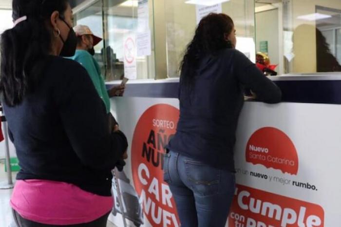 Atiende Santa Catarina a ciudadanos en pago del predial