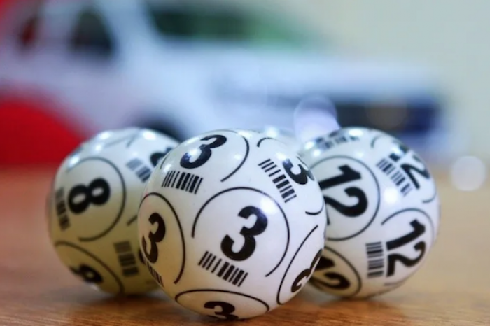 Gana la lotería al primer intento gracias al consejo de su abuelito