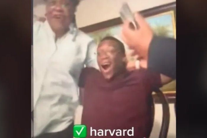 Joven se vuelve viral por su reacción al ver que fue aceptado en Harvard