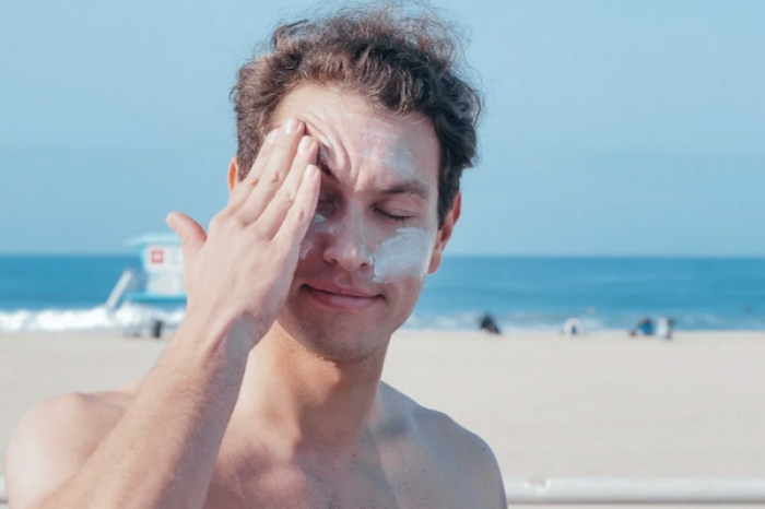 3 Marcas de protector solar recomendadas para piel grasa por dermatólogo