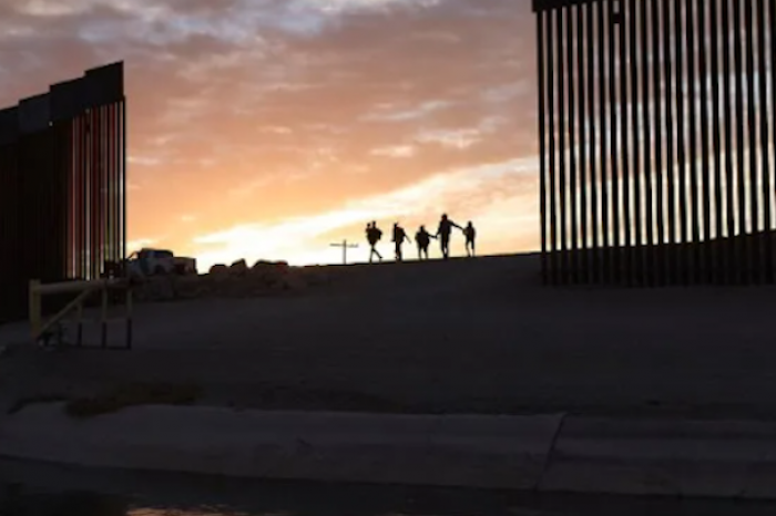 Estados Unidos acusa a red mexicana de cruzar ilegalmente a migrantes