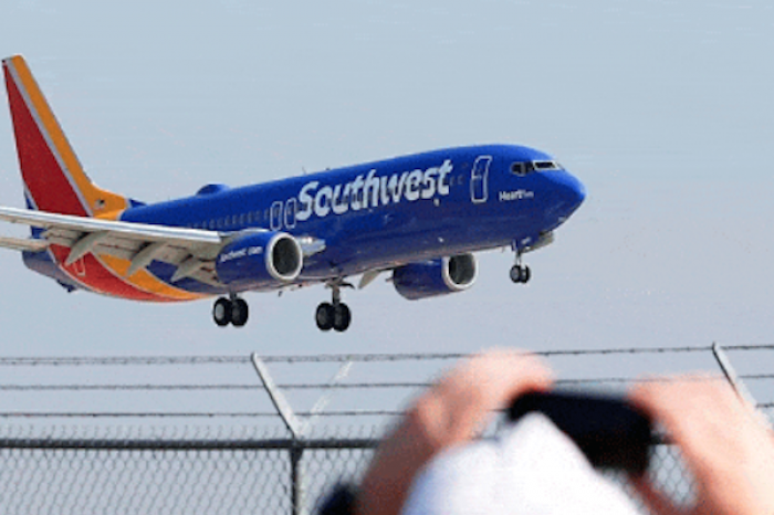 Pasajero abre compuerta de emergencia en vuelo de Southwest Airlines