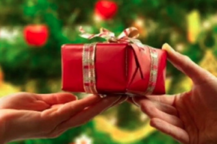 El significado del porque entregamos regalos de navidad