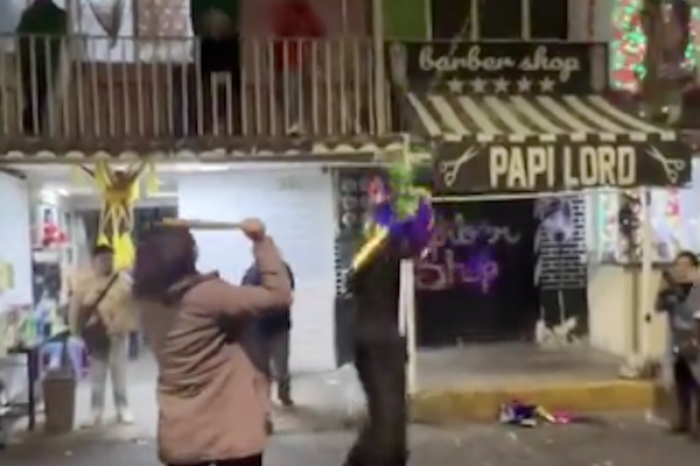 ¡Un perrito se robó el show en las posadas!