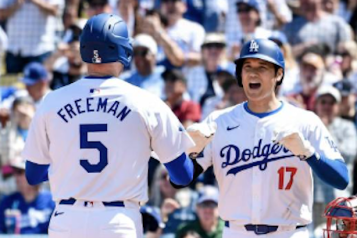 Los Dodgers dominan a los Cardenales en el debut de Shohei Ohtani en el Dodger Stadium