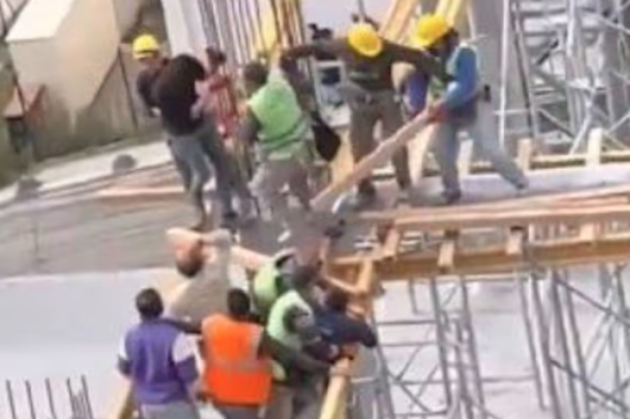 Polémica en las alturas: Video de pelea entre albañiles se viraliza