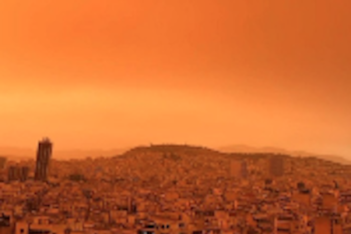 Atenas teñida de naranja: Tormenta de polvo 