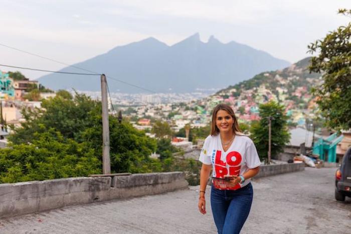 Lorena de la Garza se compromete a mejorar el alumbrado público en Monterrey
