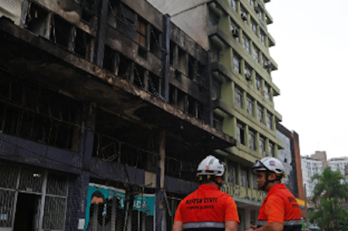 Incendio en hotel de Porto Alegre deja 10 muertos y 11 heridos