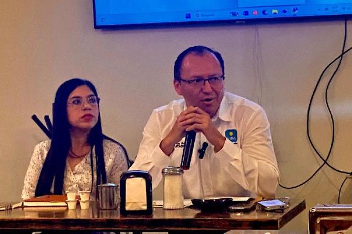León Acosta Espinosa solicita debates para candidatos a diputados locales en Nuevo León