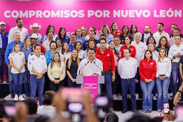 Diputados de Fuerza y Corazón firman compromisos por Nuevo León