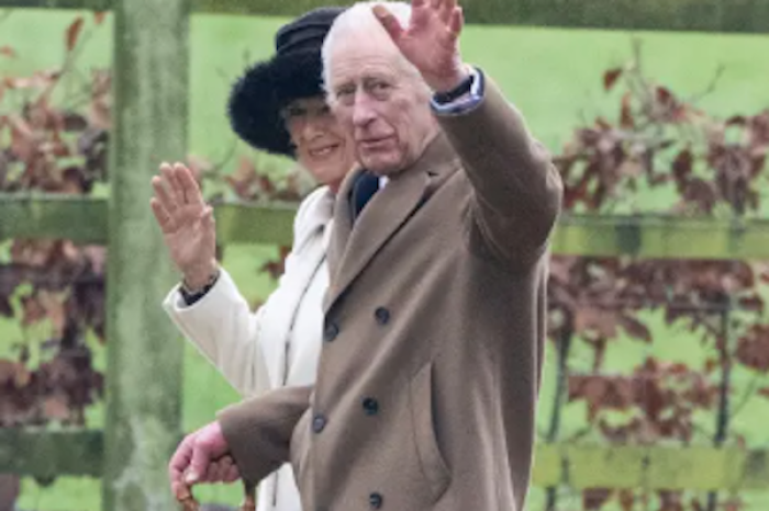 El rey Carlos III reaparece en público tras 