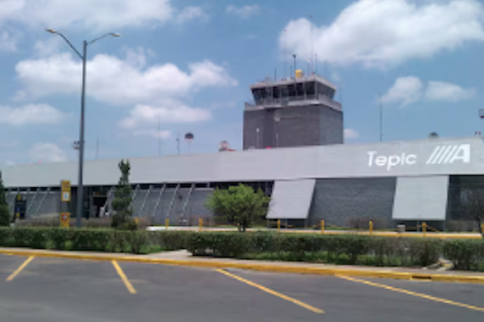  Explosión en el aeropuerto de Tepic deja al