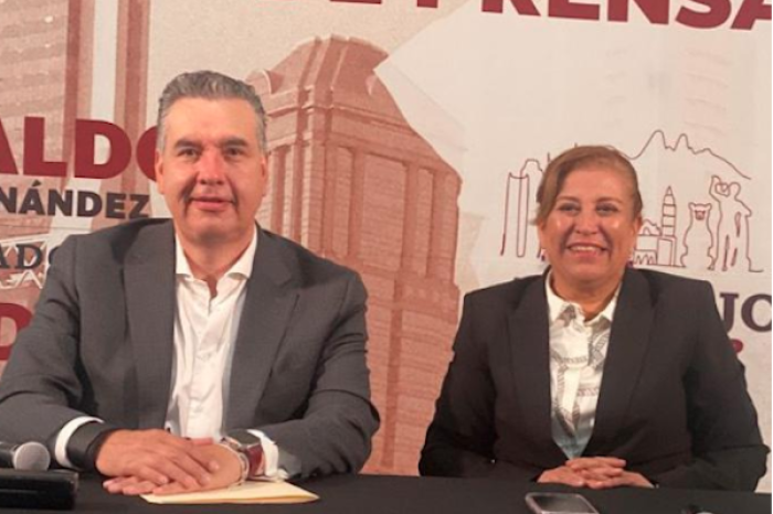  Celebran Waldo y Judith el 200 aniversario de Nuevo León trabajando en su campaña rumbo al Senado