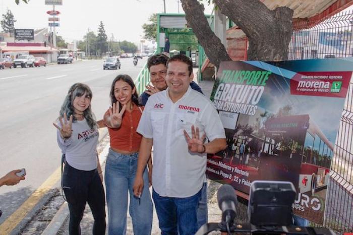 Firma Arturo Benavides compromiso; dará transporte gratuito a futuros profesionistas