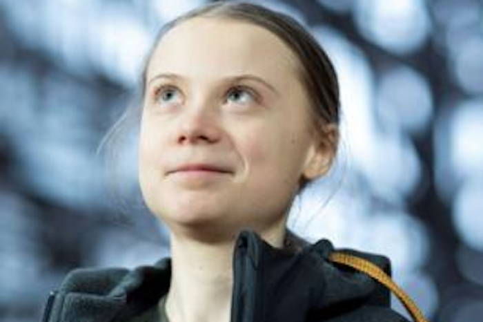  Greta Thunberg condenada a pagar multa por protestas frente al Parlamento de Suecia