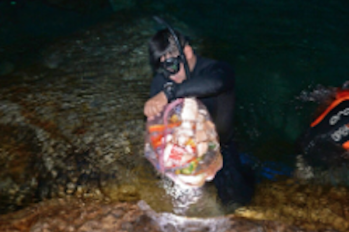 Limpieza de cenotes en Yucatán retira 25 toneladas de basura en el primer semestre