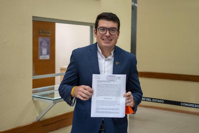 Baltazar Martínez busca que se brinde atención psicológica a las mujeres después del parto