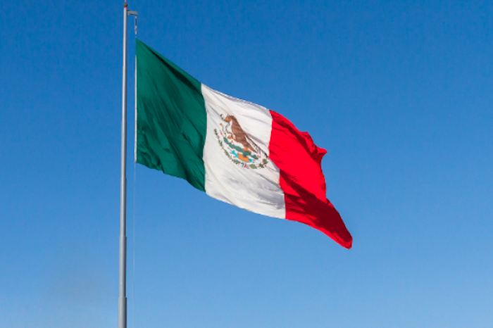 ¿Por qué tres colores? El simbolismo de la Bandera de México  