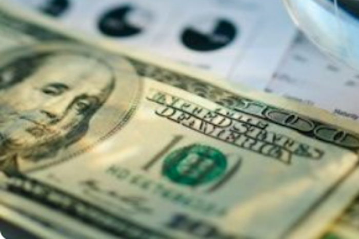 Proponen incluir el rostro de Donald Trump en el billete de 100 dólares
