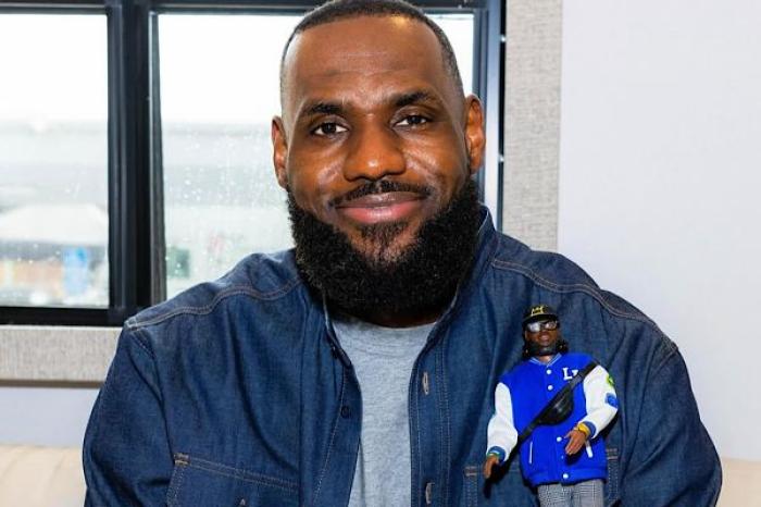 Barbie lanza muñeco de LeBron James