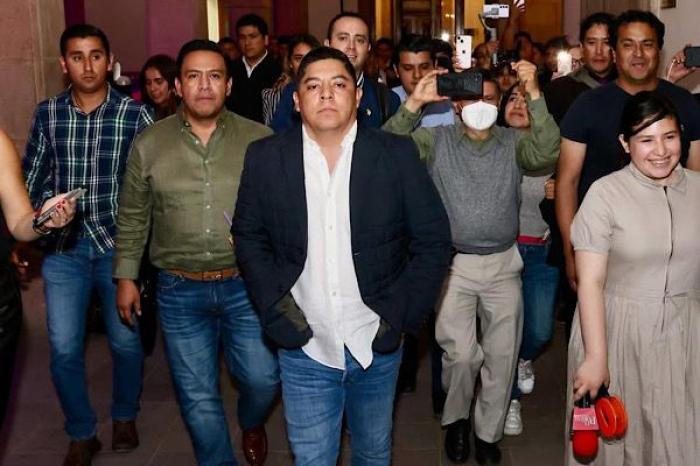  Gobernador de SLP ofrece recorrido en Palacio de Gobierno tras misteriosa aparición