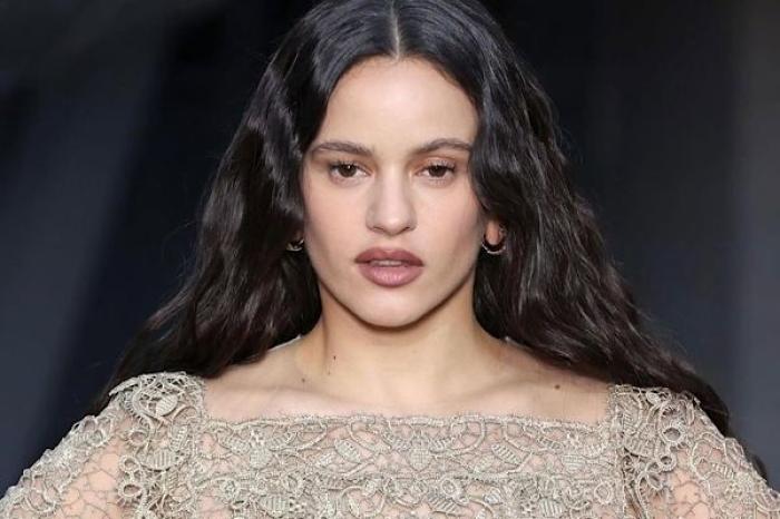 ¿Nuevo romance a la vista? Rosalía es captada en actitud cariñosa con un actor
