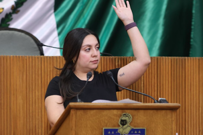 Reforman ley de Acceso de las Mujeres a una V