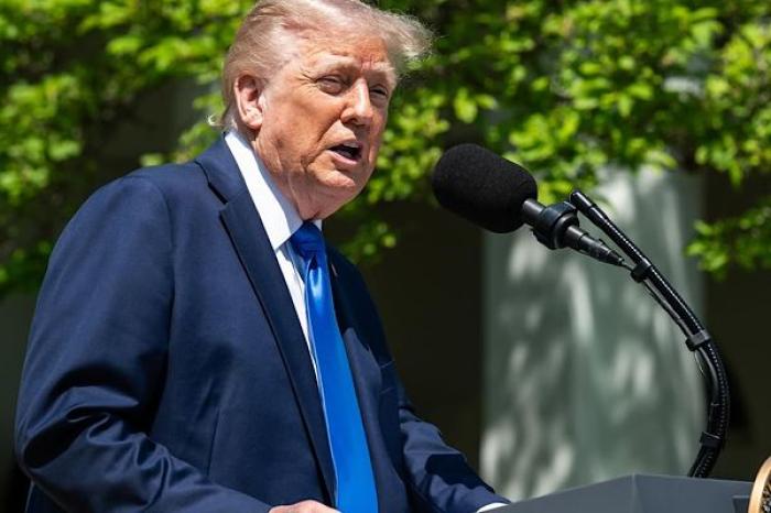 Trump amenaza con quitar exención de impuest