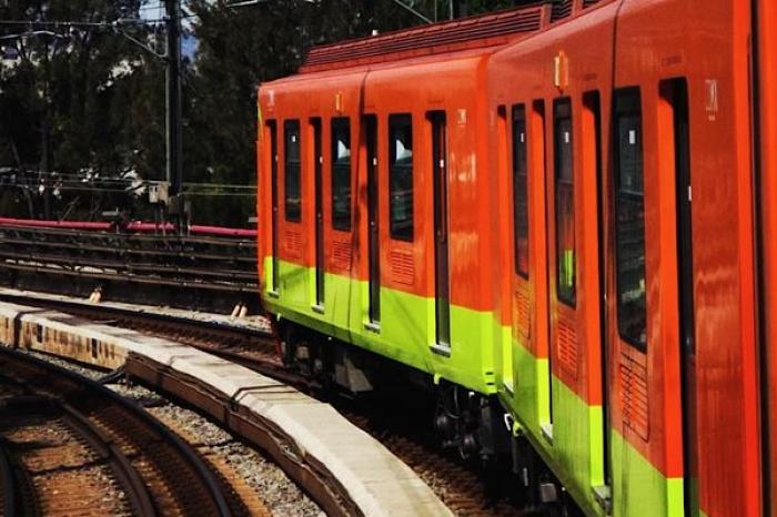 Implementan medidas sanitarias en CDMX por casos de pinchazos en el Metro