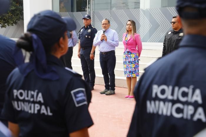 Entrega Escobedo a 97 oficiales Proxpol el pr