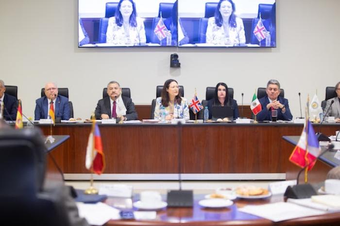  Avanza UANL en educación de clase mundial