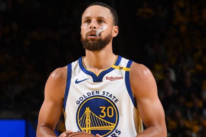 Stephen Curry se lesiona y peligra su partici