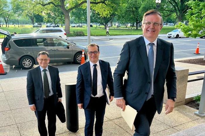 Marcelo Ebrard sostiene reunión clave con fu