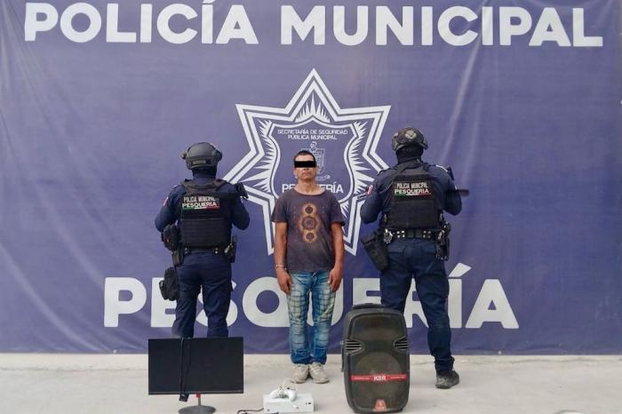Policía de Pesquería detiene a presunto ladrón